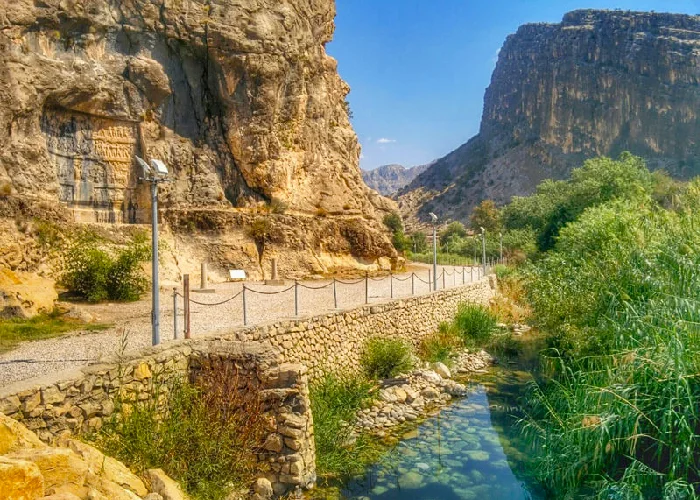 Tang-e chowgan in Fars : a journey into the depth of Iran’s history and nature