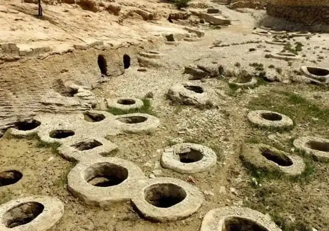 Rock Cut Cemetery of Siraf