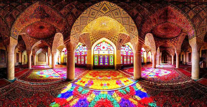 Nasir ol-Molk Mosque : a place where light and color dance